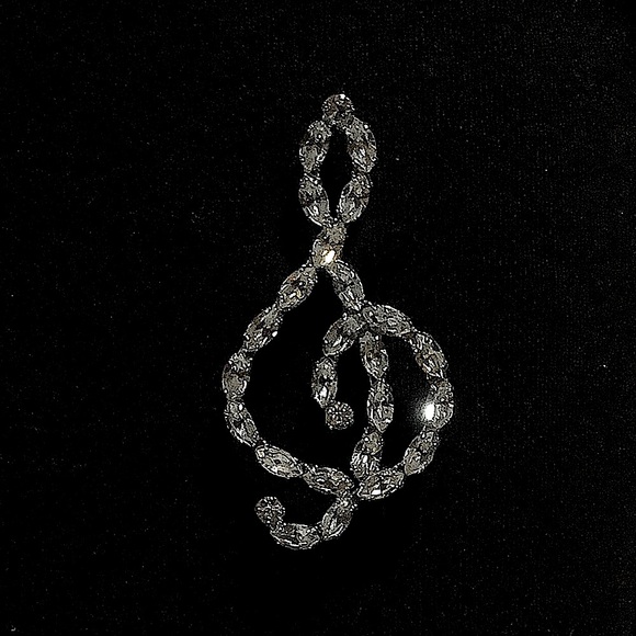 Treble Clef Music Note Rhinestone Brooch - Picture 4 of 5